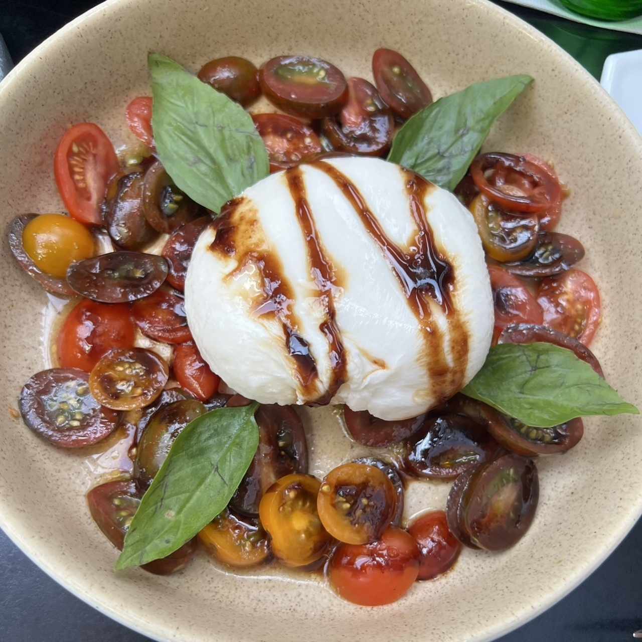 Burrata y tomate rostizados