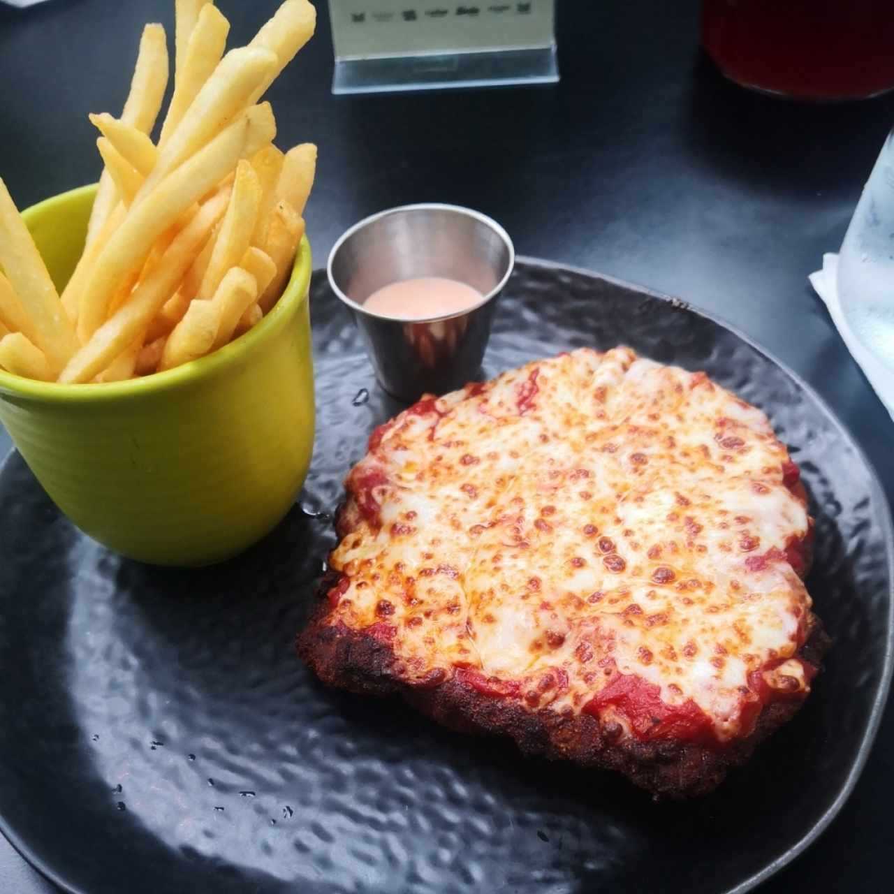 Milanesa de res parmesano