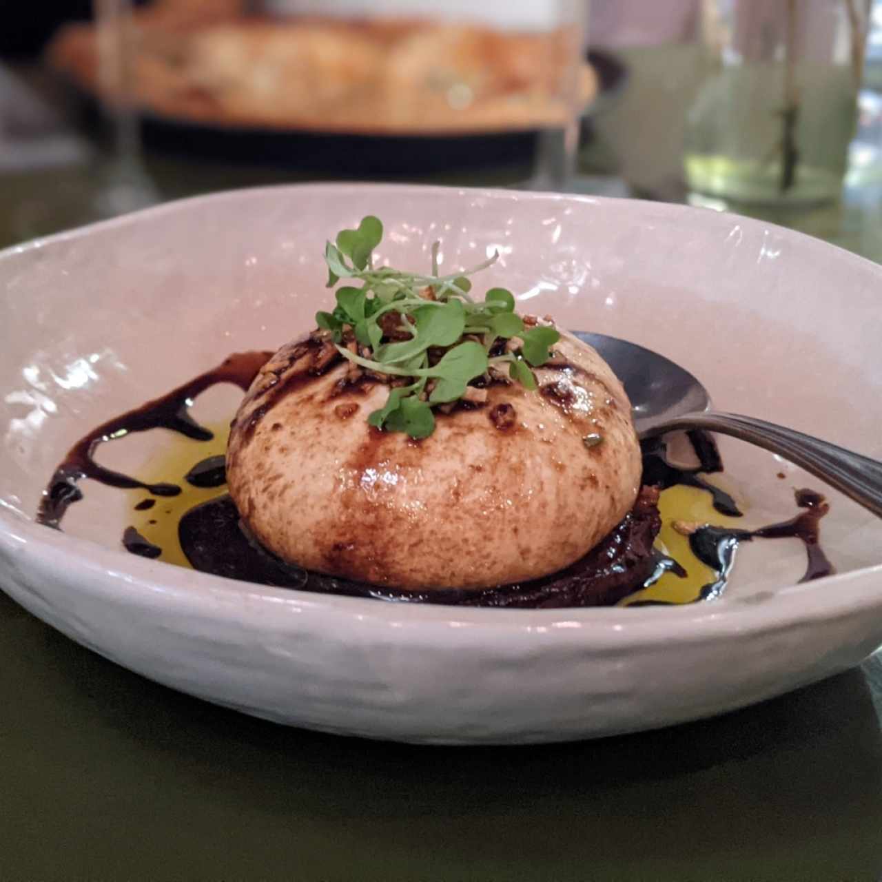 Burrata y tomate rostizados