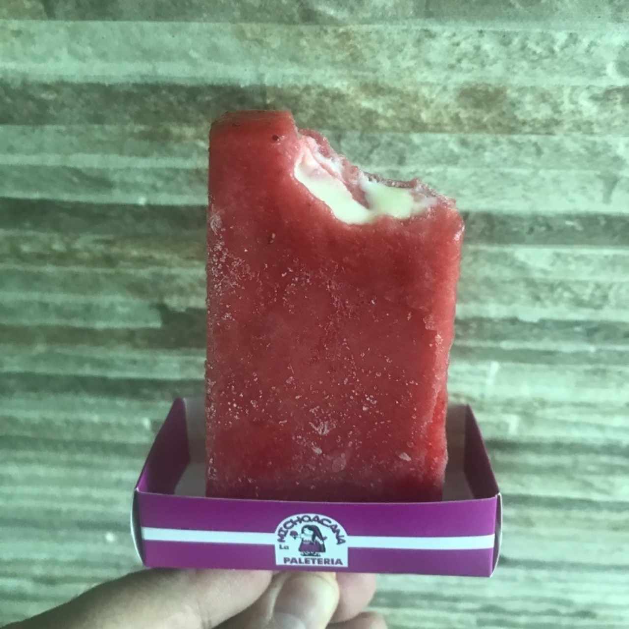 Paleta de Fresa con Leche Condensada