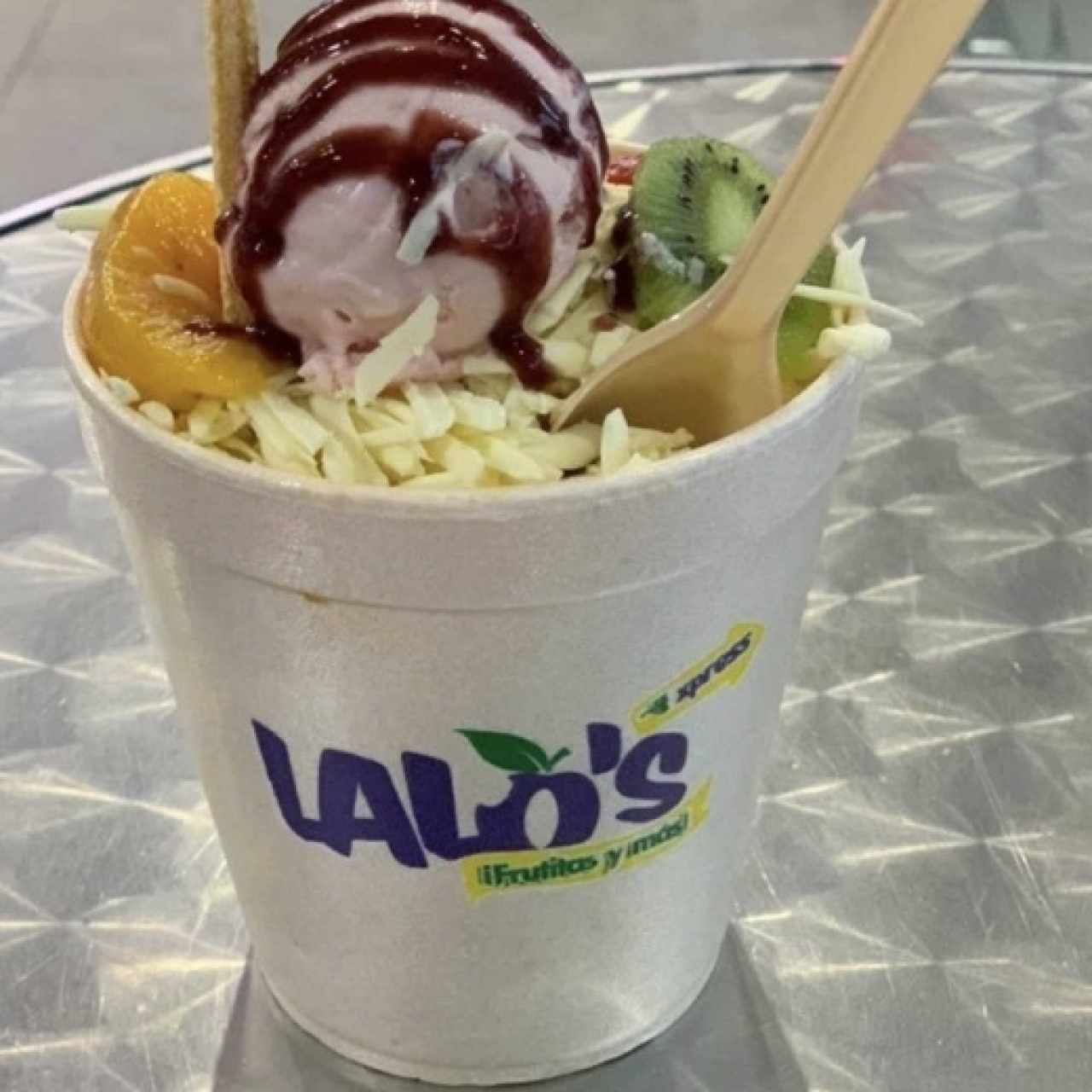 Ensalada de frutas con helado