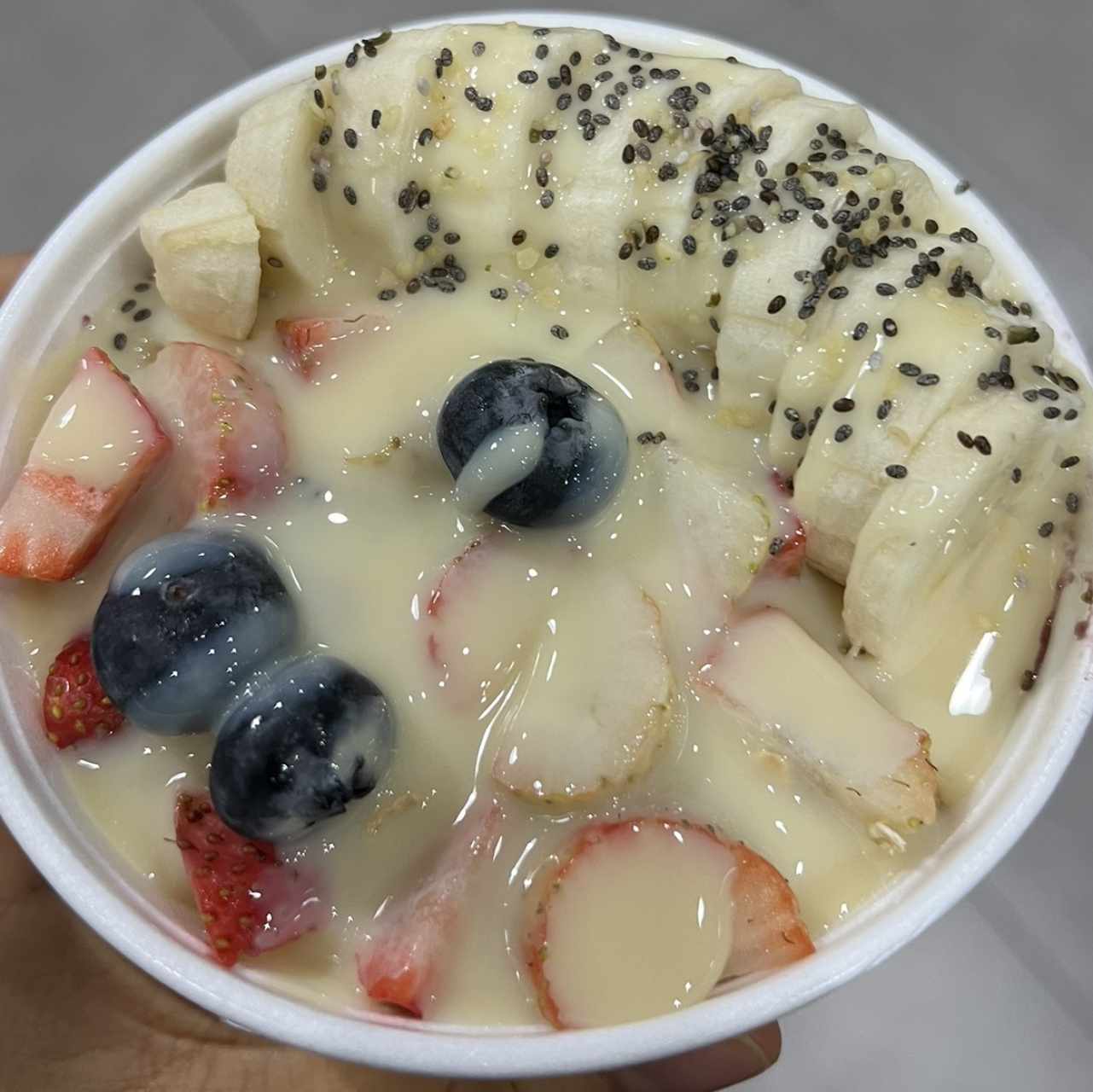 Acai bowl con leche de almendras 