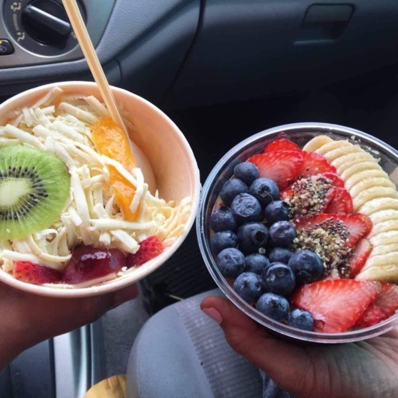 Ensalada de frutas sencilla y açai bowl 