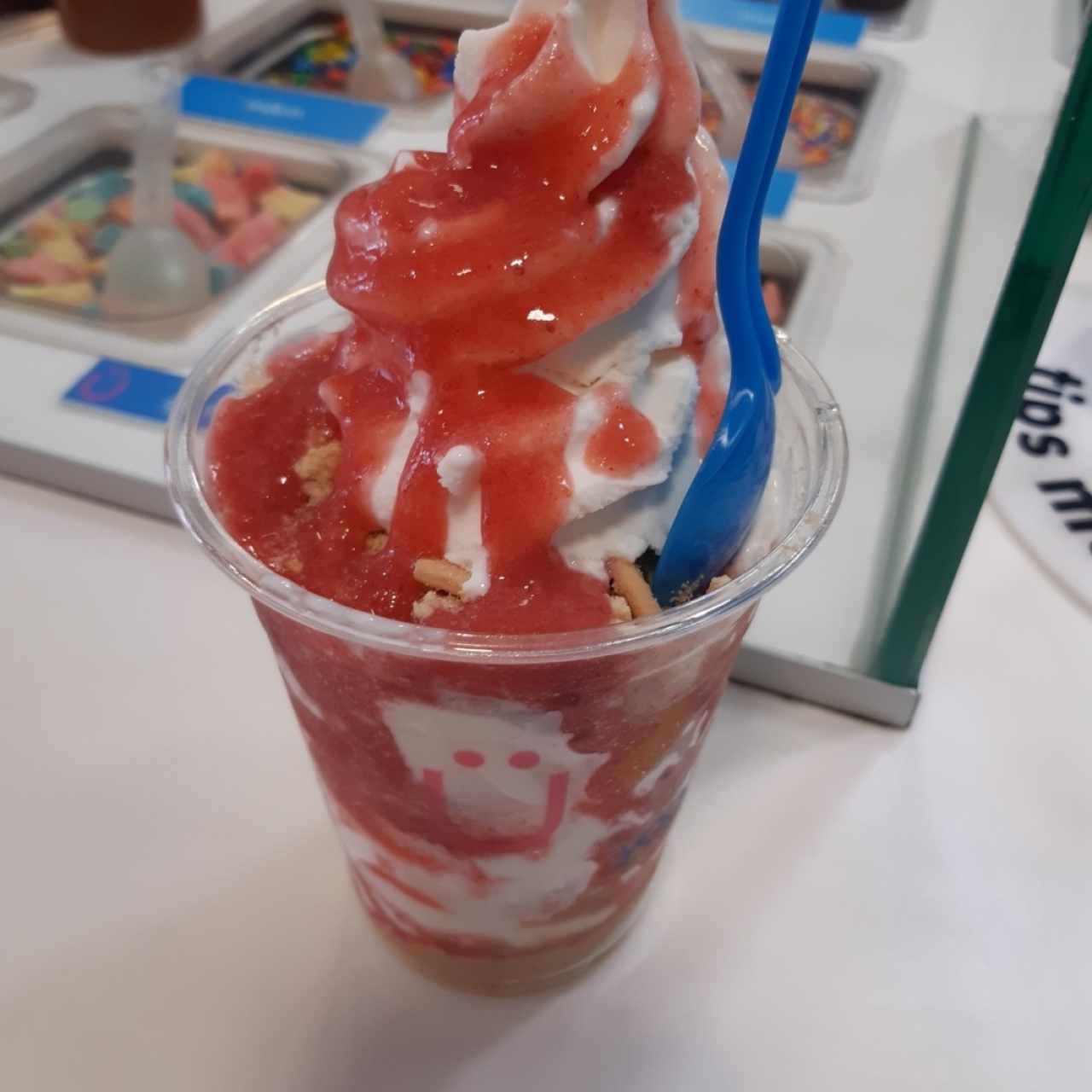 Parfait de fresas y melocotón