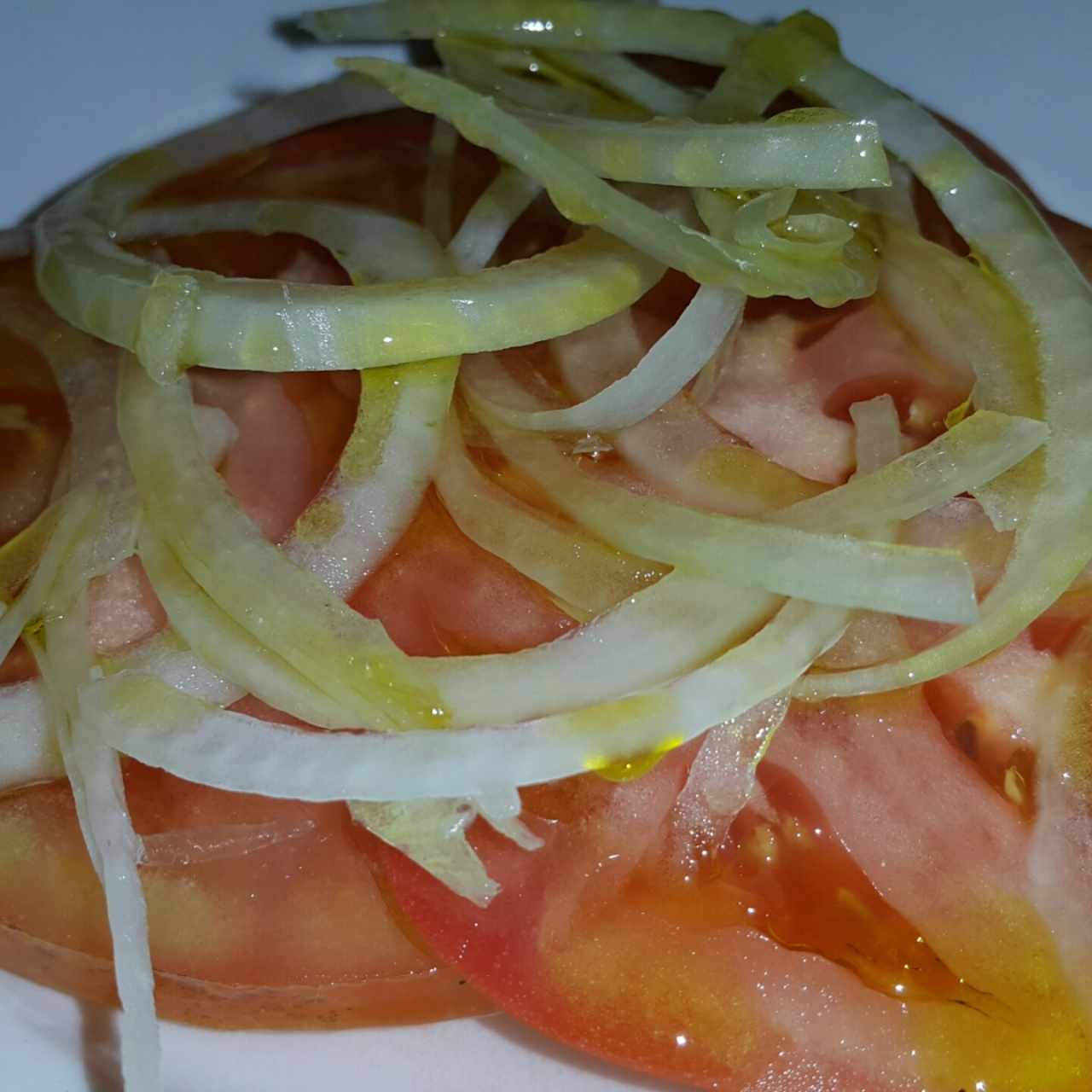 Ensalada Tomate con Cebolla