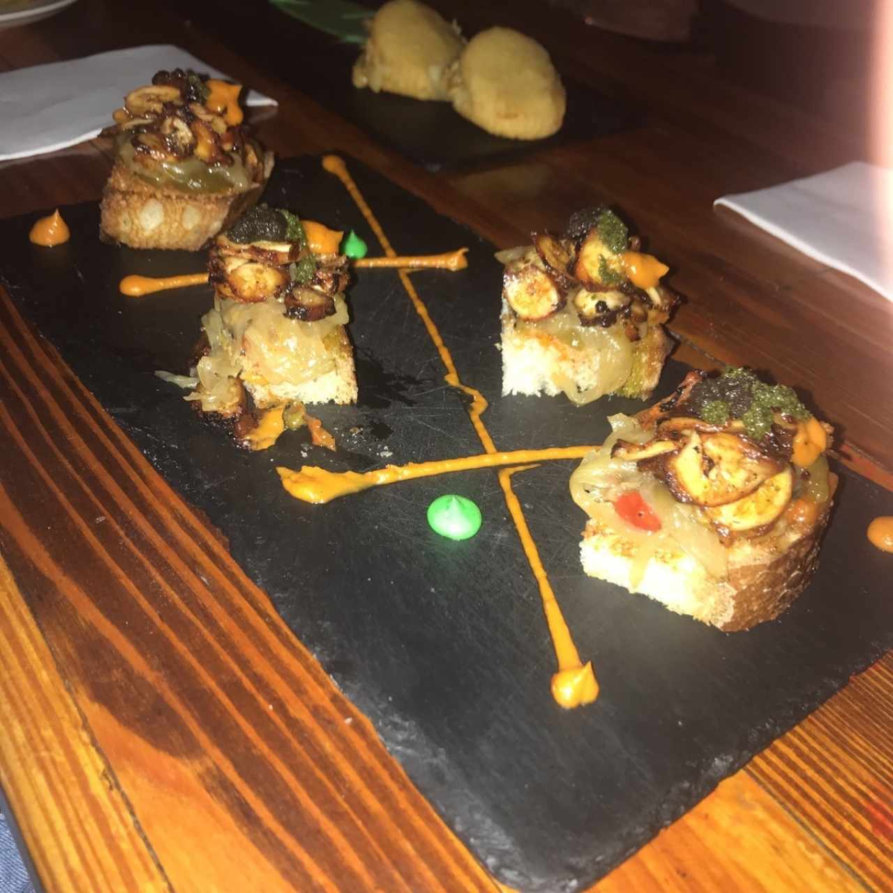 Montadito de pulpo al carbón