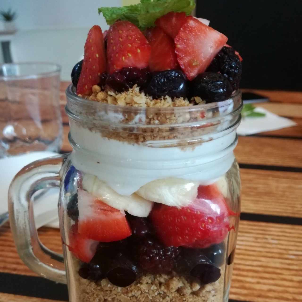 parfait de frutos rojos