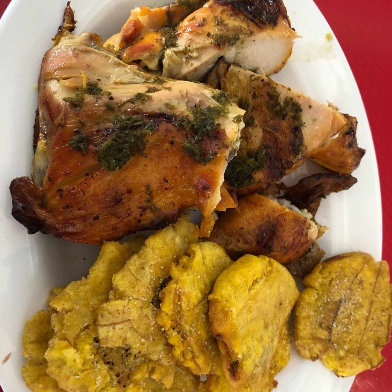 Pollo Asado con patacones