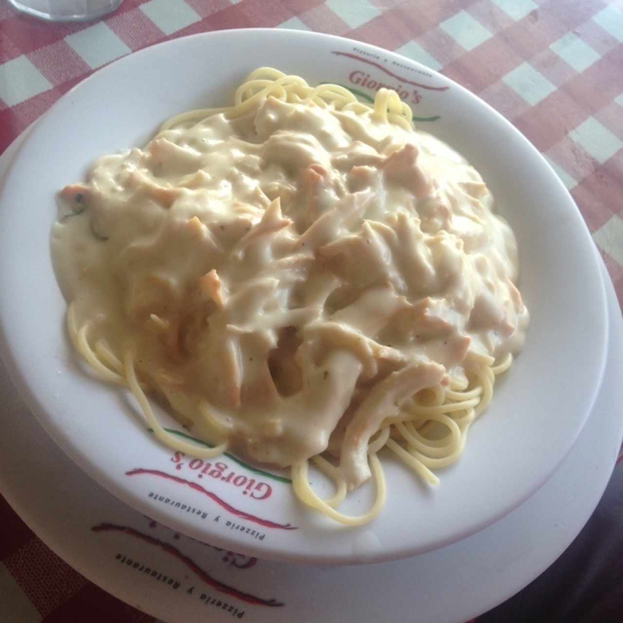 Spaguetti de Pollo en Salsa Alfredo