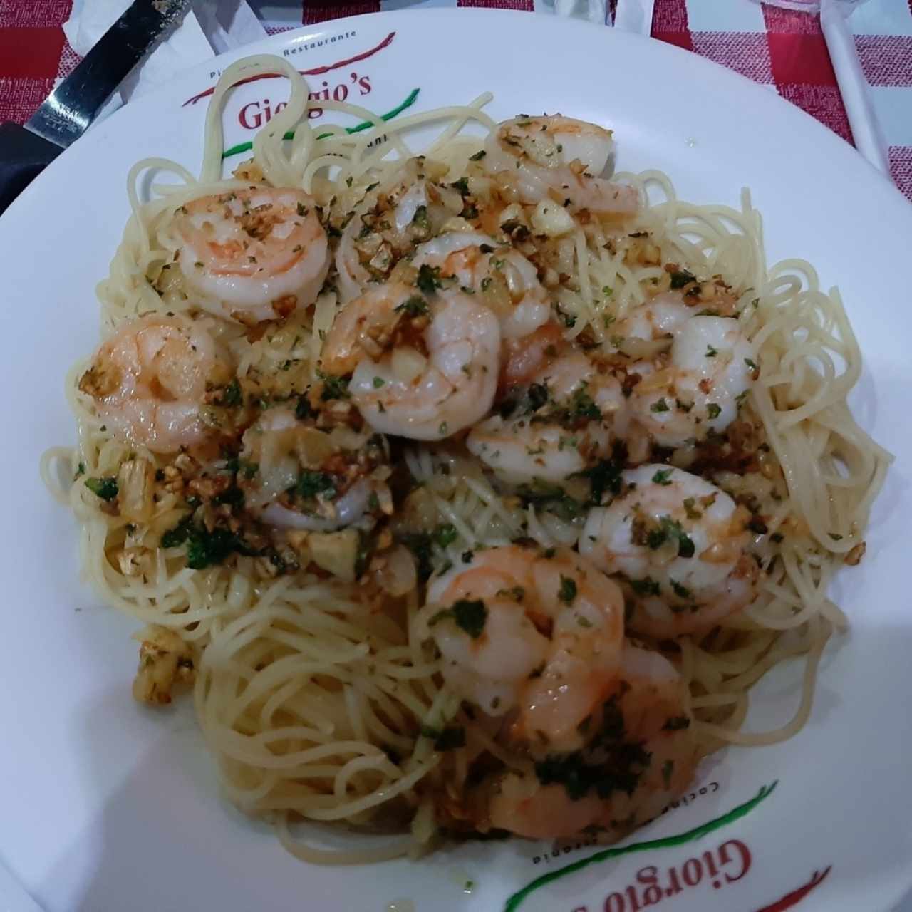 Spaghettini con camarones