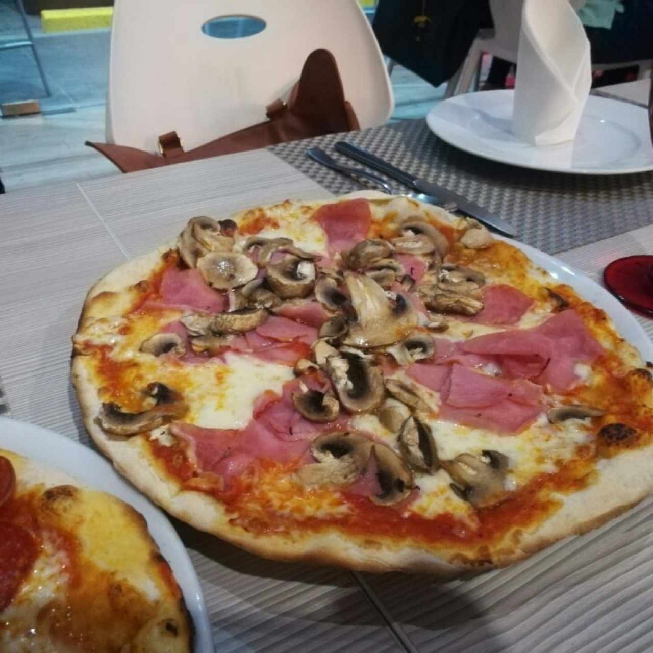 Jamón con champiñones