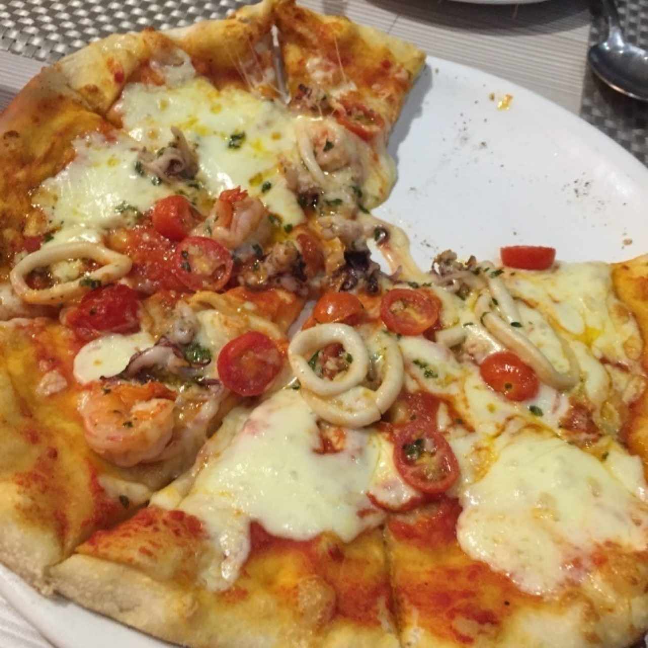 pizza fruto di mare 