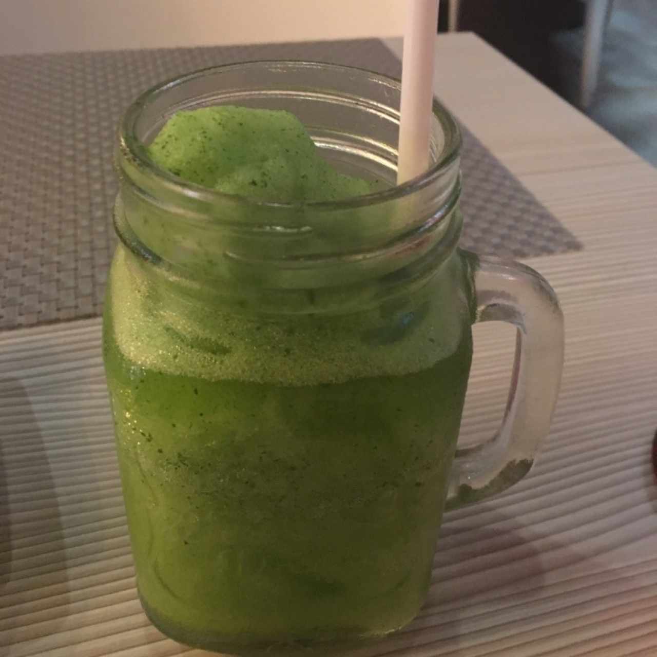 limonada de limón con hierbabuena