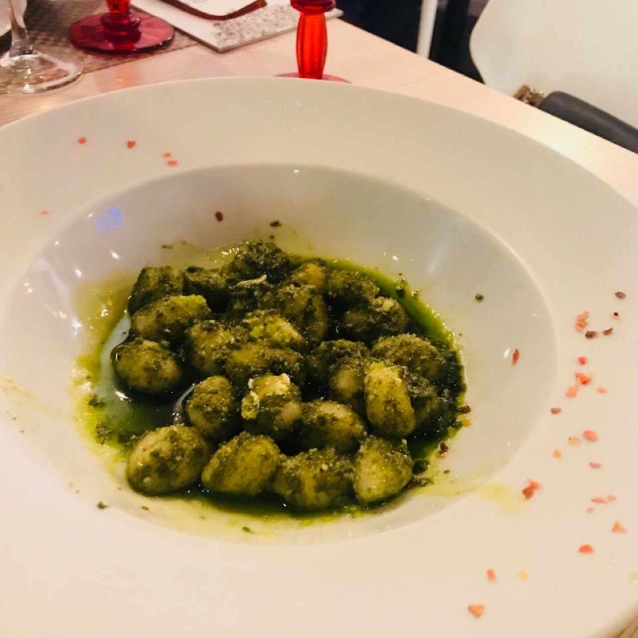 ñoquis en salsa de pesto