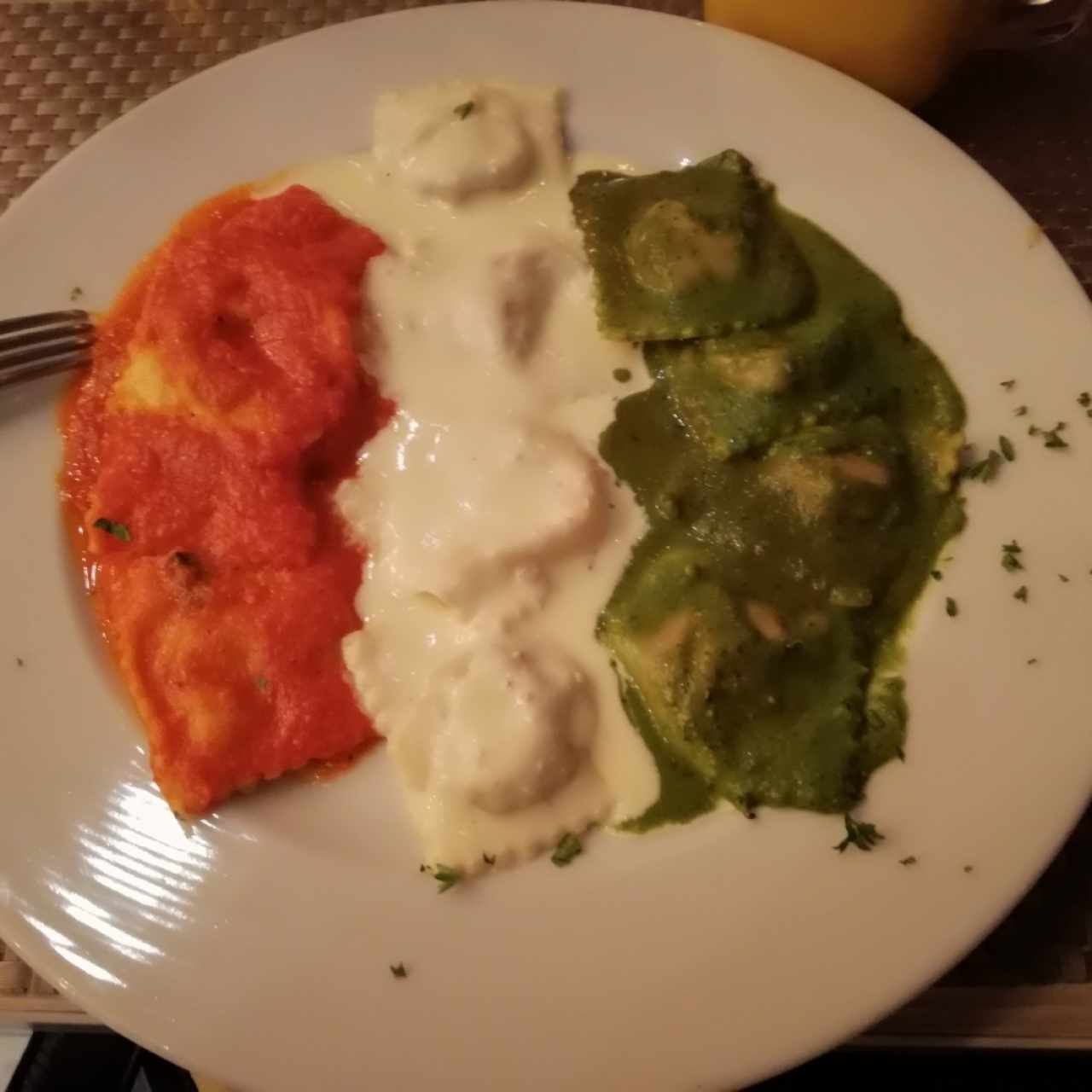 Raviolli en tres salsas