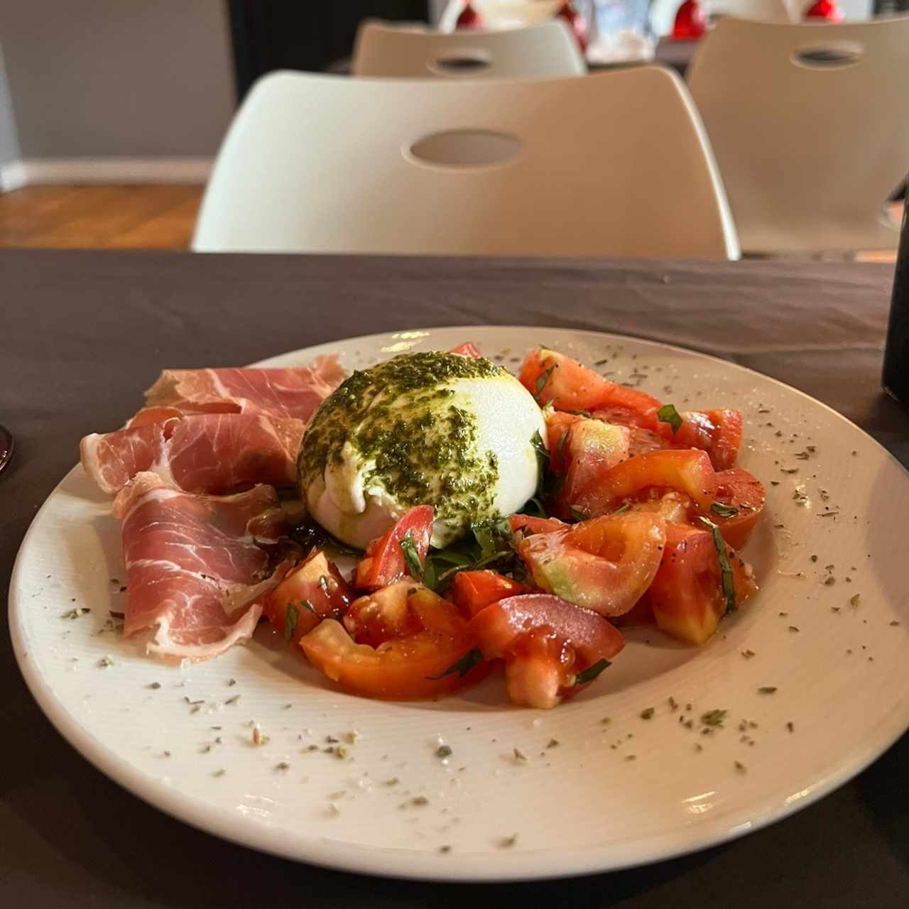 Ensaladas - Burrata con Prosciutto