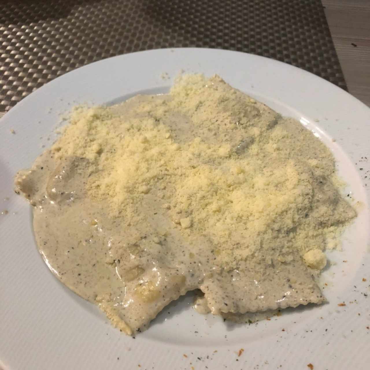 ravioli al funghi salsa tartufo