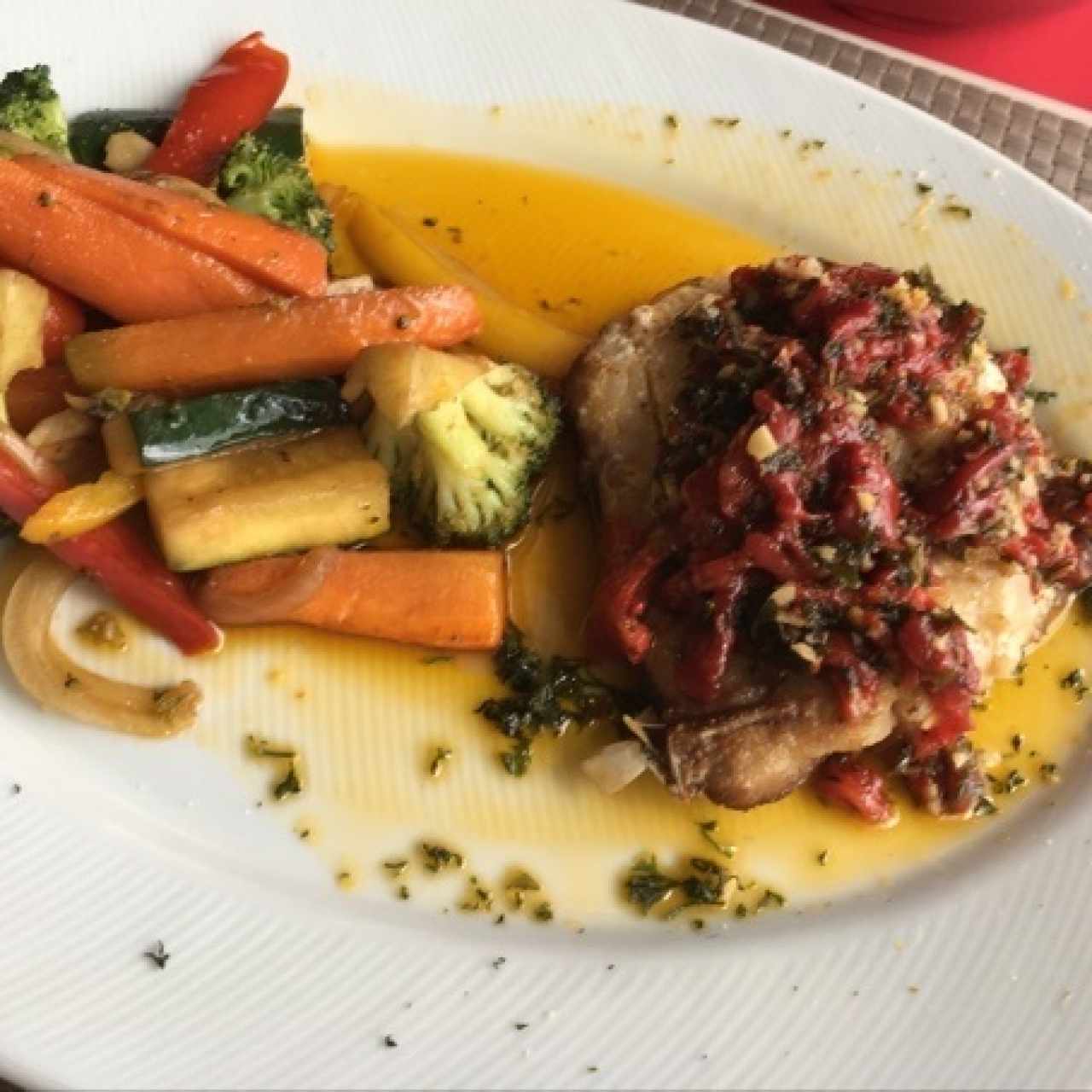 Pesca del día - Corvina con vegetales mixtos