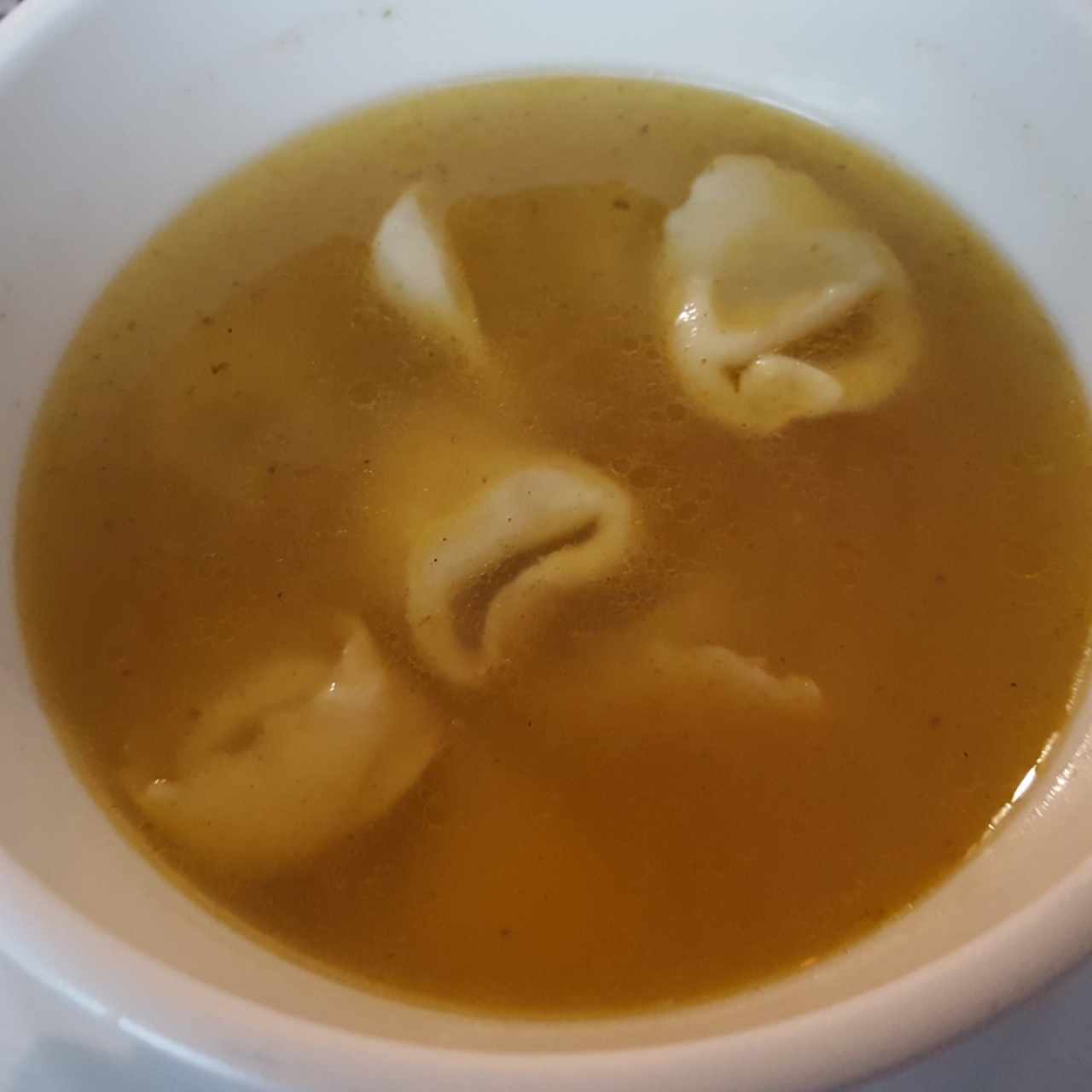 Sopas - Tortellini in brodo