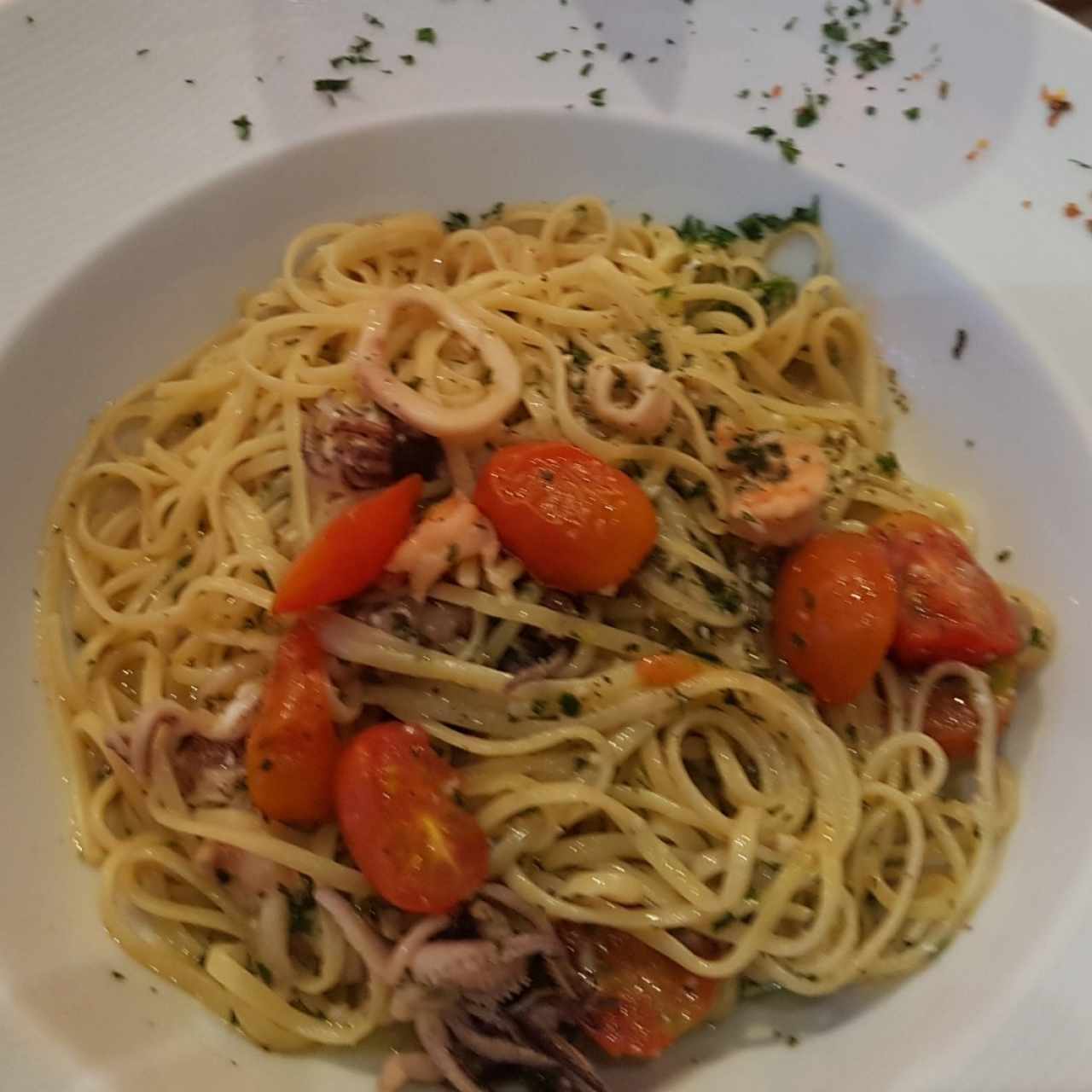 Linguini al olio con mariscos 