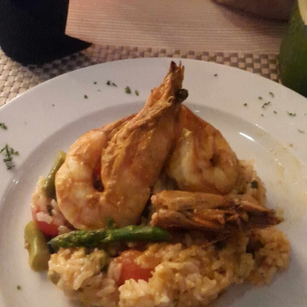 Risotto de langostinos y espárragos