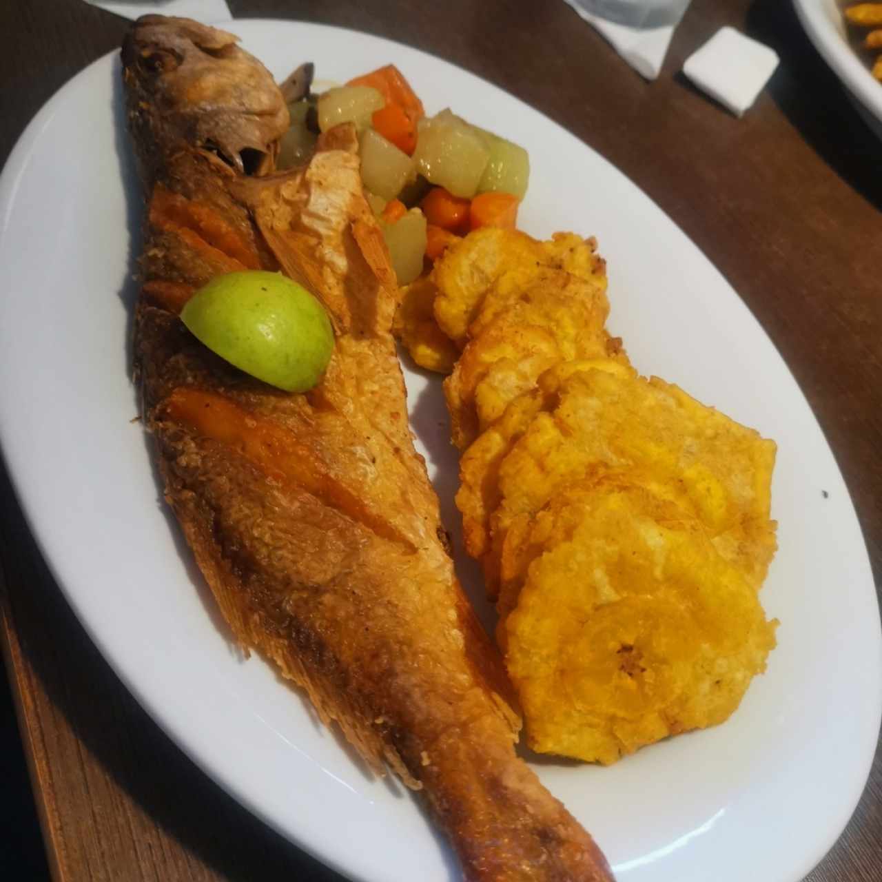 Corvina Entera Frita o en Salsa Criolla