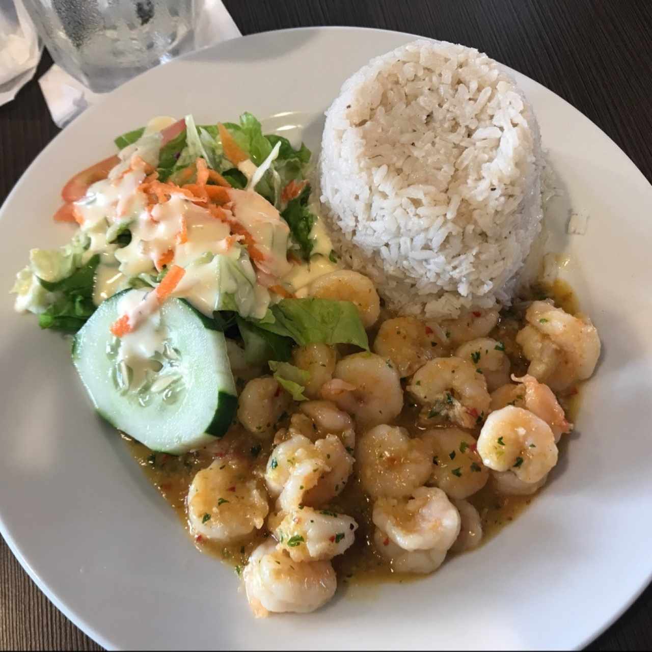 Camarones al ajillo con arroz con coco