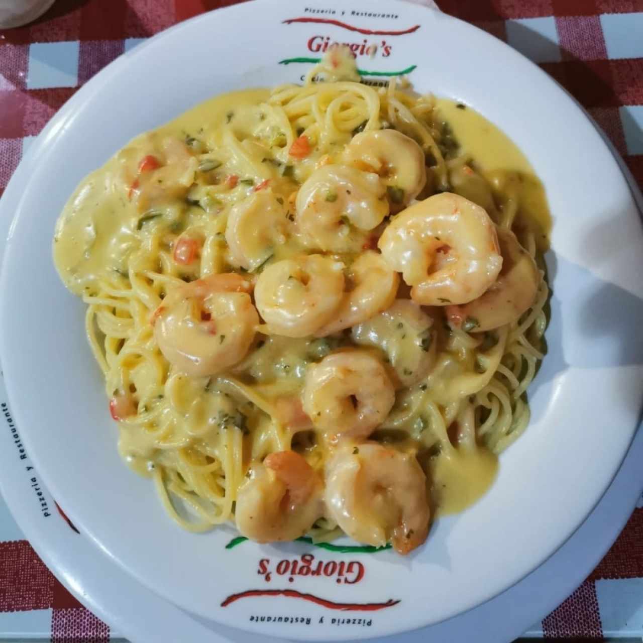 Spaguettini con camarones 