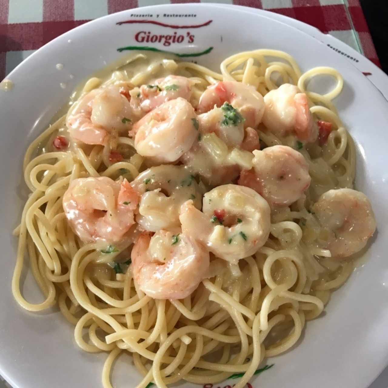 Spaguetini con camarones