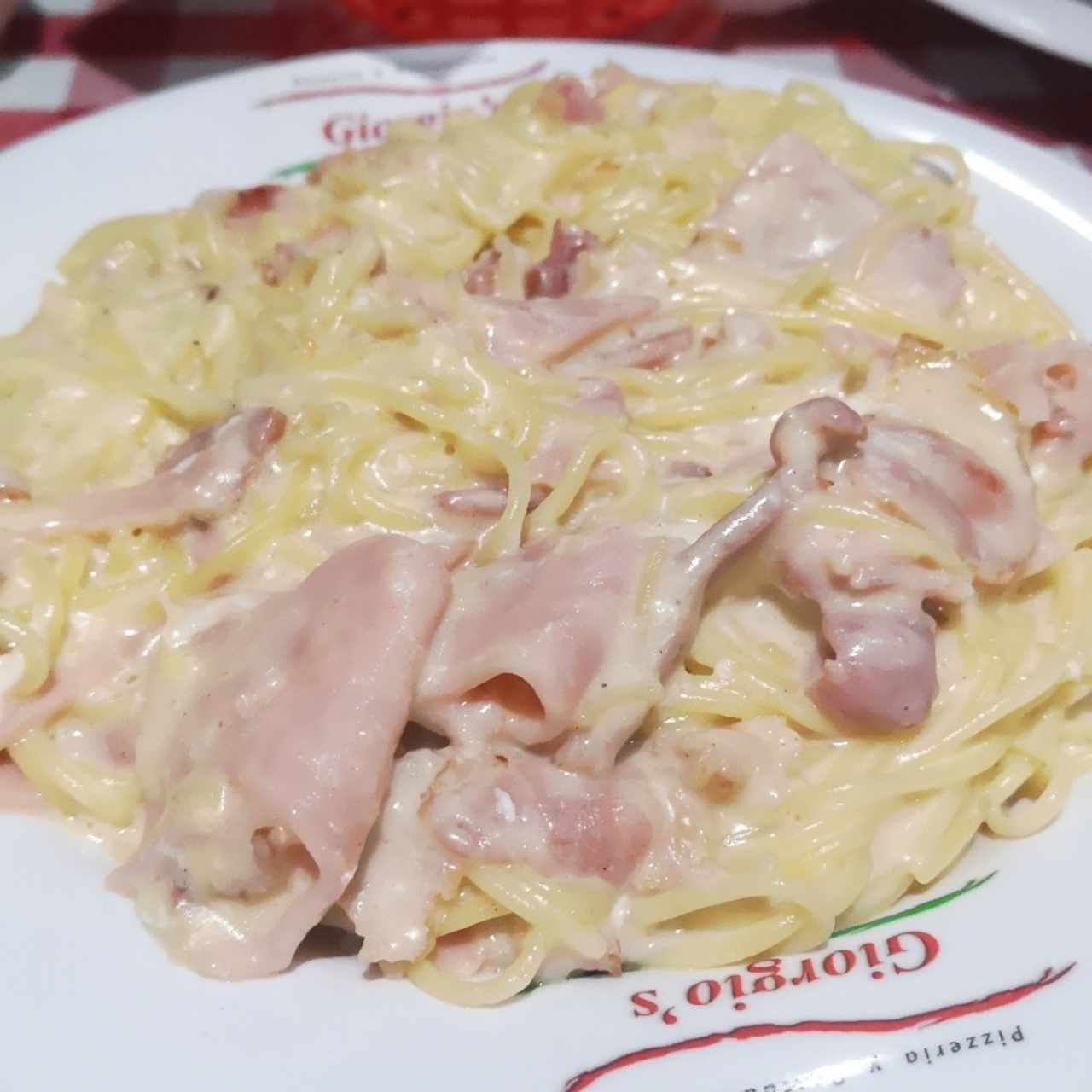 Spaguetti a la Carbonara con jamón