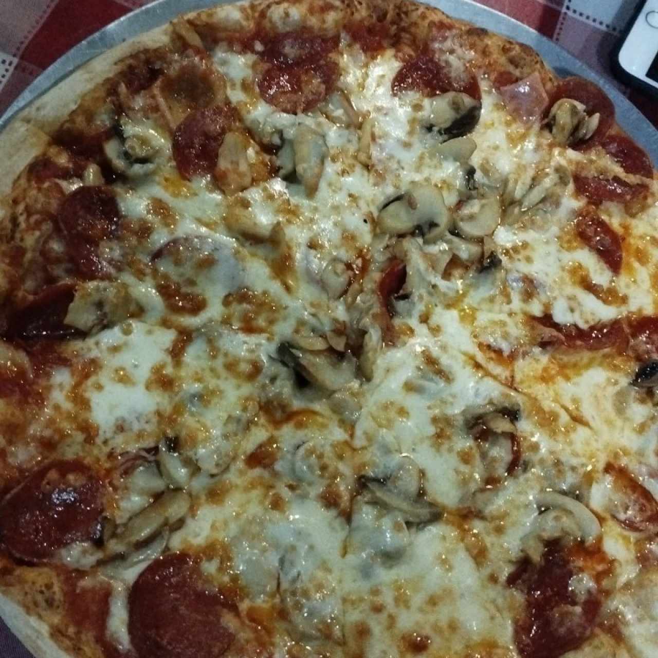 pizza Perroni con hongos