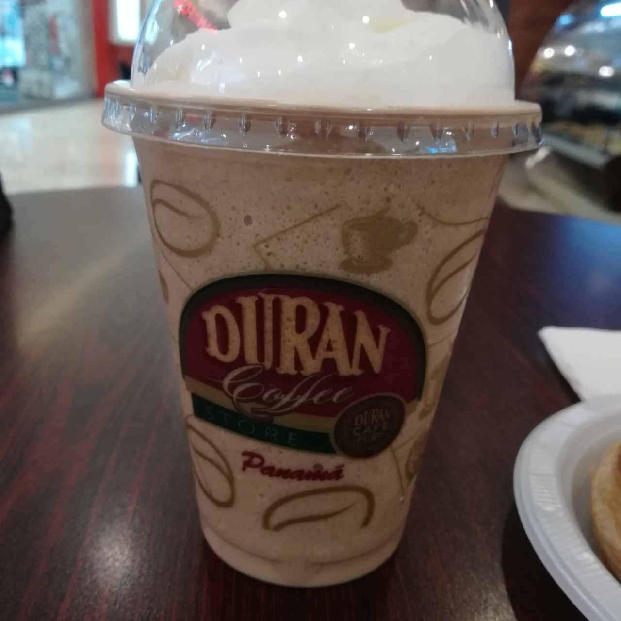 Frappé con caramelo y crema