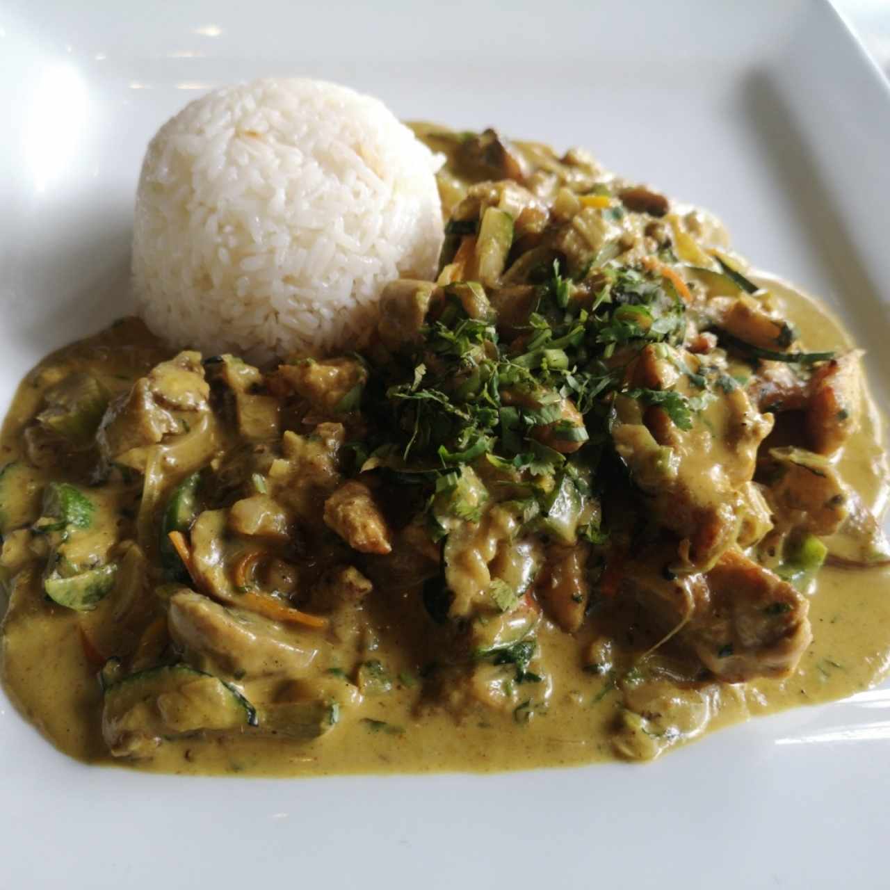 POLLO AL CURRY