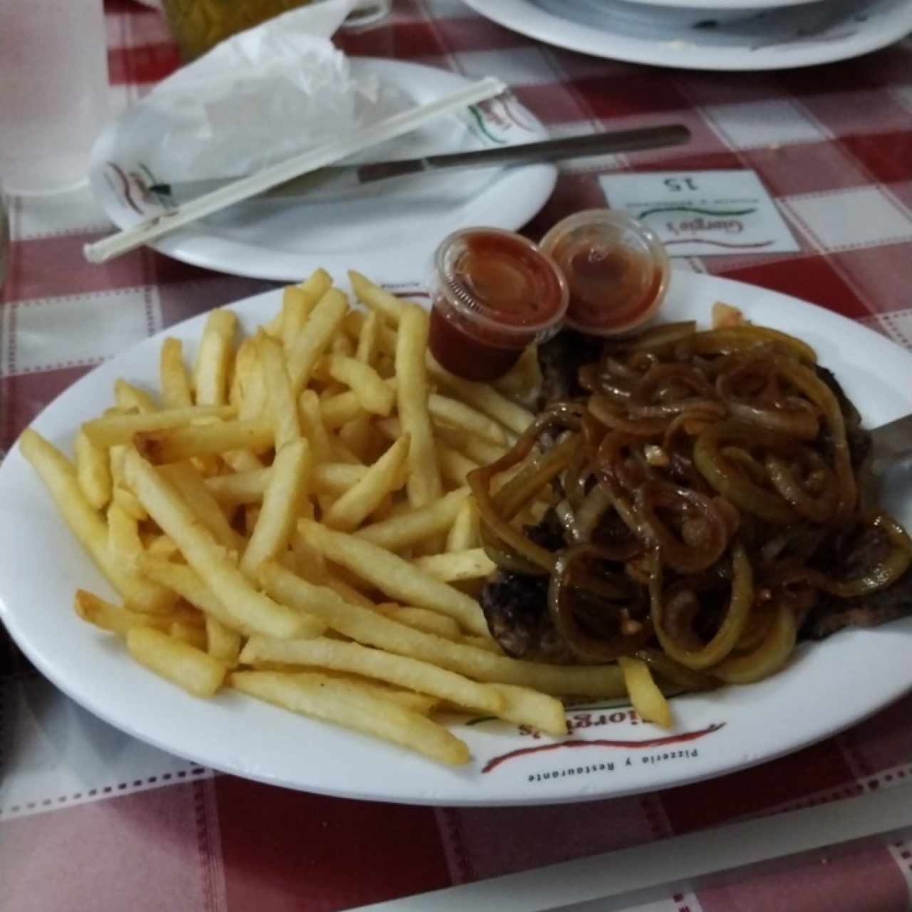 bistec encebollado 