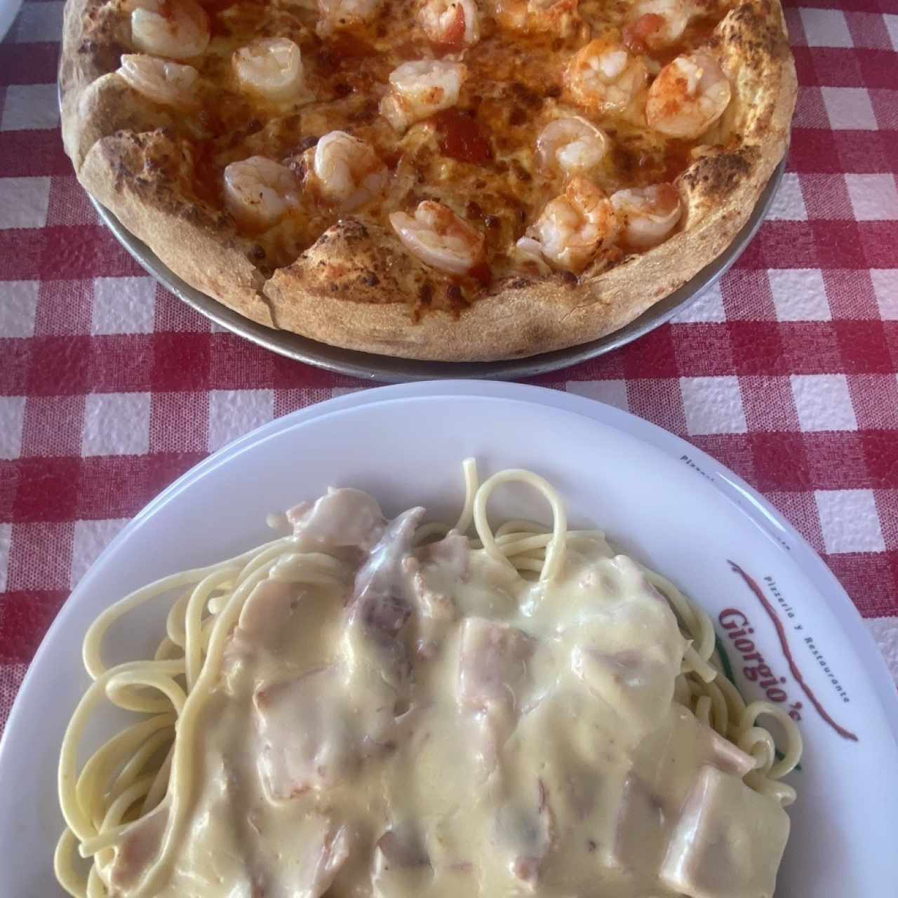 Pizza con camarones mediana