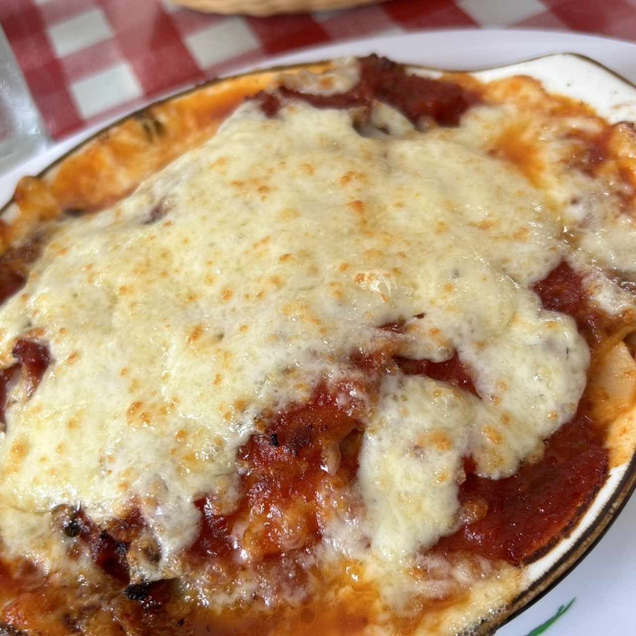 Lasagna de carne gratinada 