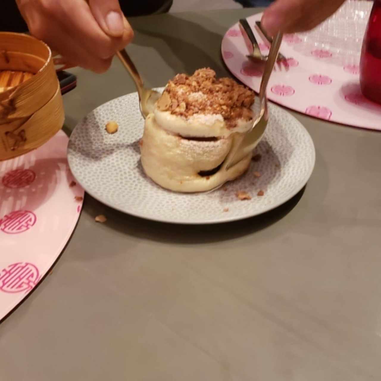 POSTRES - CINNAMON BAO BUN