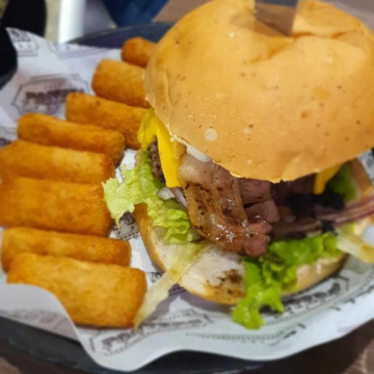 rellenita con yuca frita