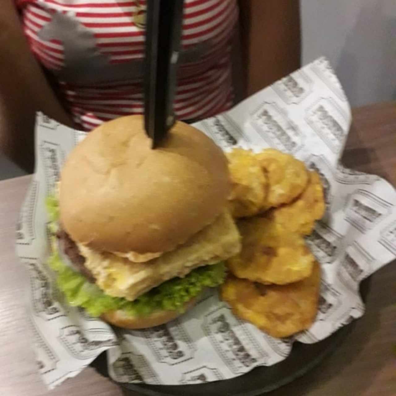 Hamburguesa con patacones