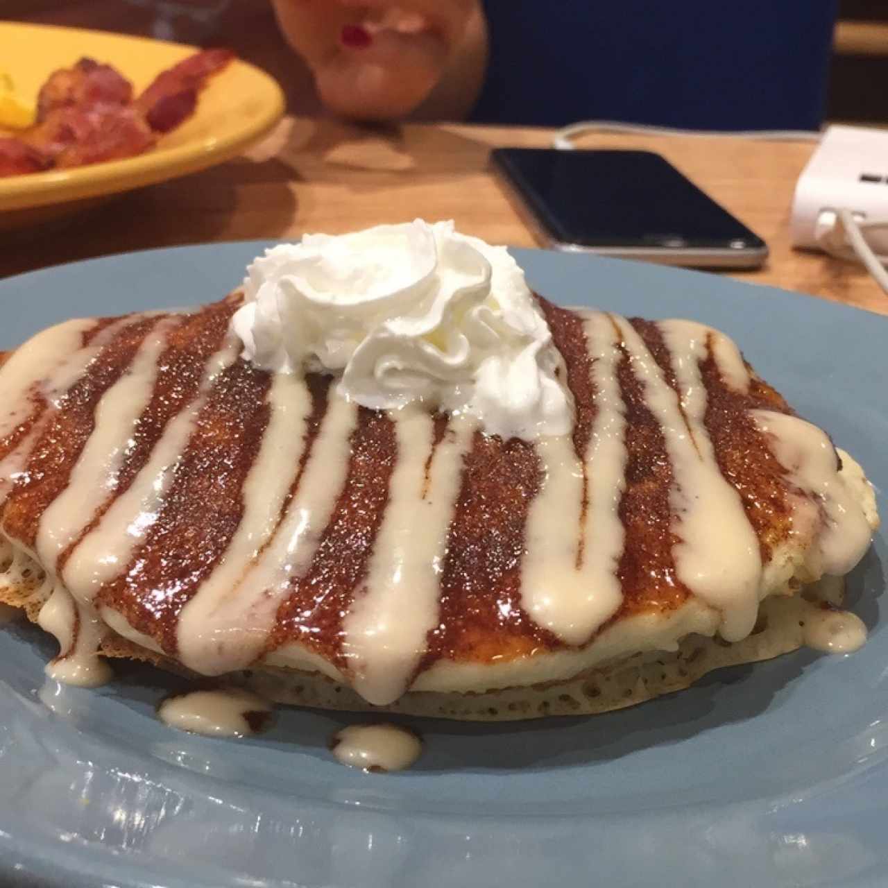 Cinnamon Roll Pancake. 100% recomendados.