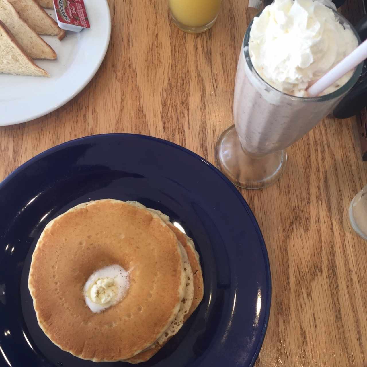 Buttermilk Pancake and Nutella Milkshake