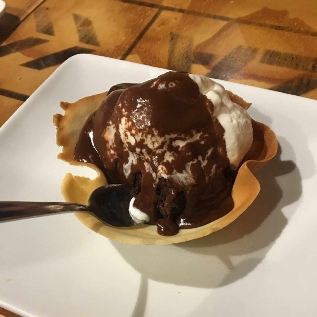 Torta nera e gelato