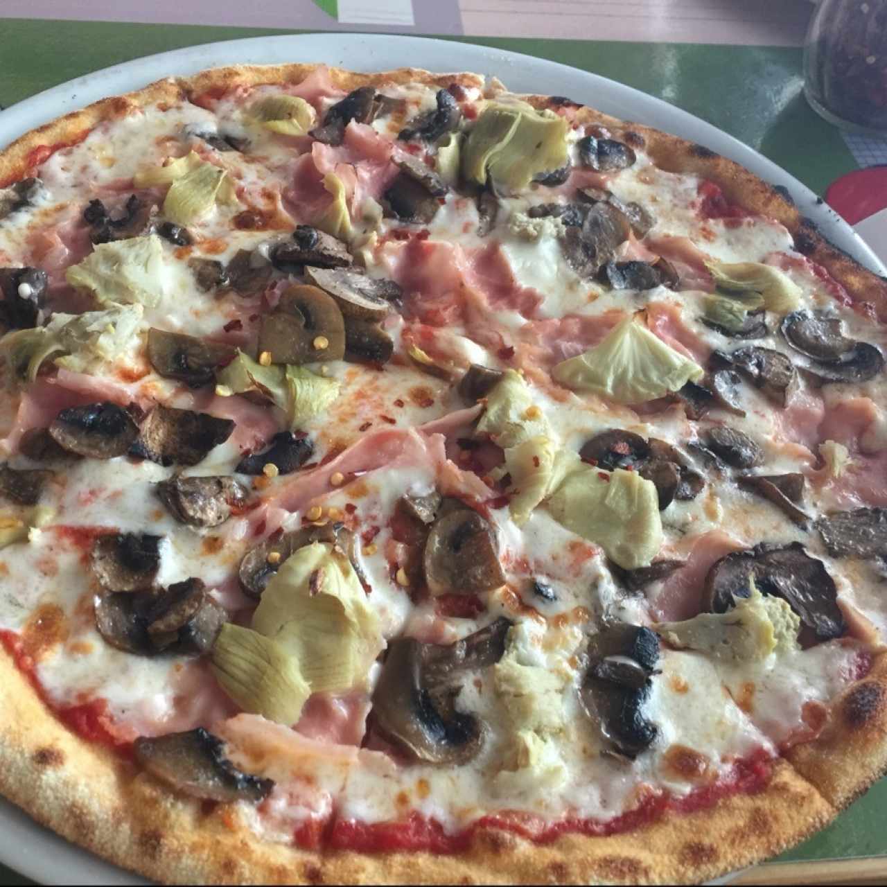 Pizza capricciosa