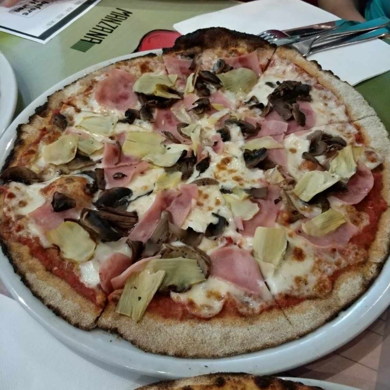 LA PIZZA - Capricciosa