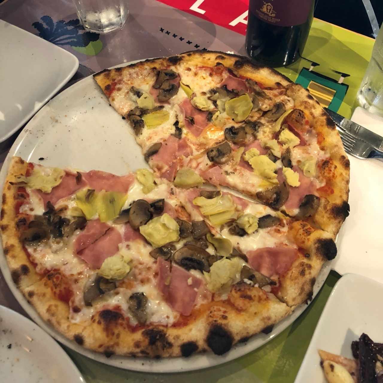 LA PIZZA - Capricciosa