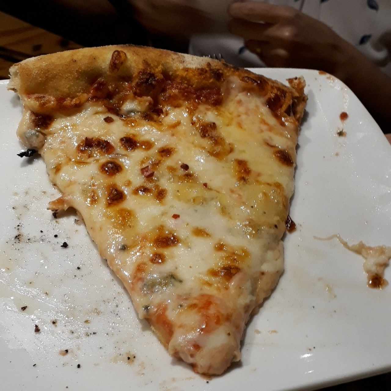 LA PIZZA - Quattro formaggi