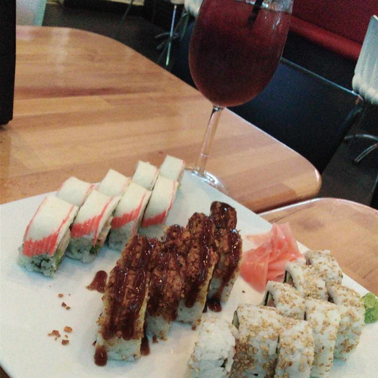 22. California con Salmón Roll