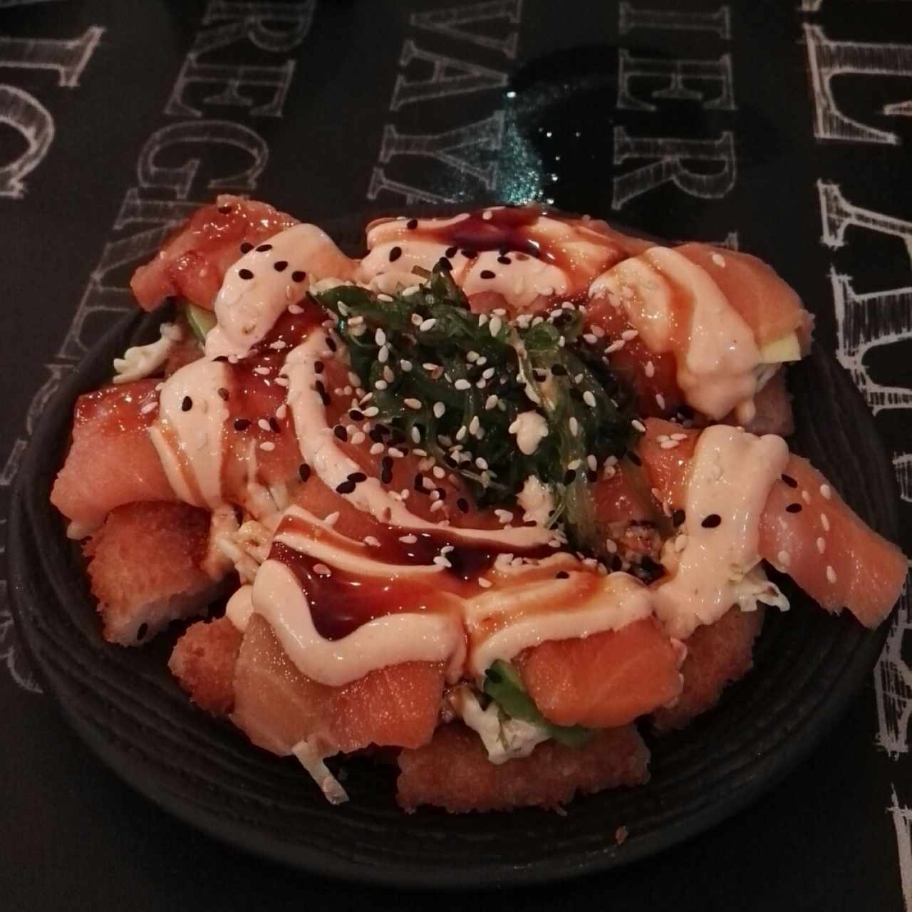 Para compartir - Sushi pizza salmón