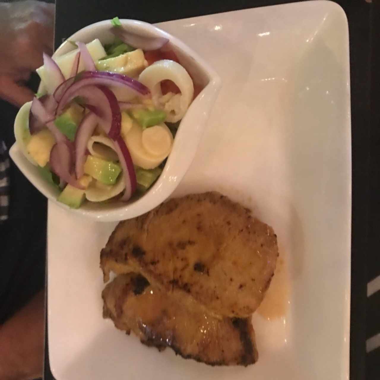 Tuna con ensalada