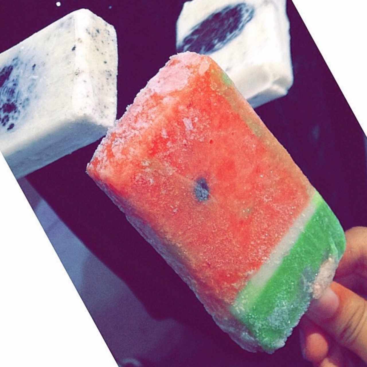 Paleta de Sandia y limon, y detras de oreo